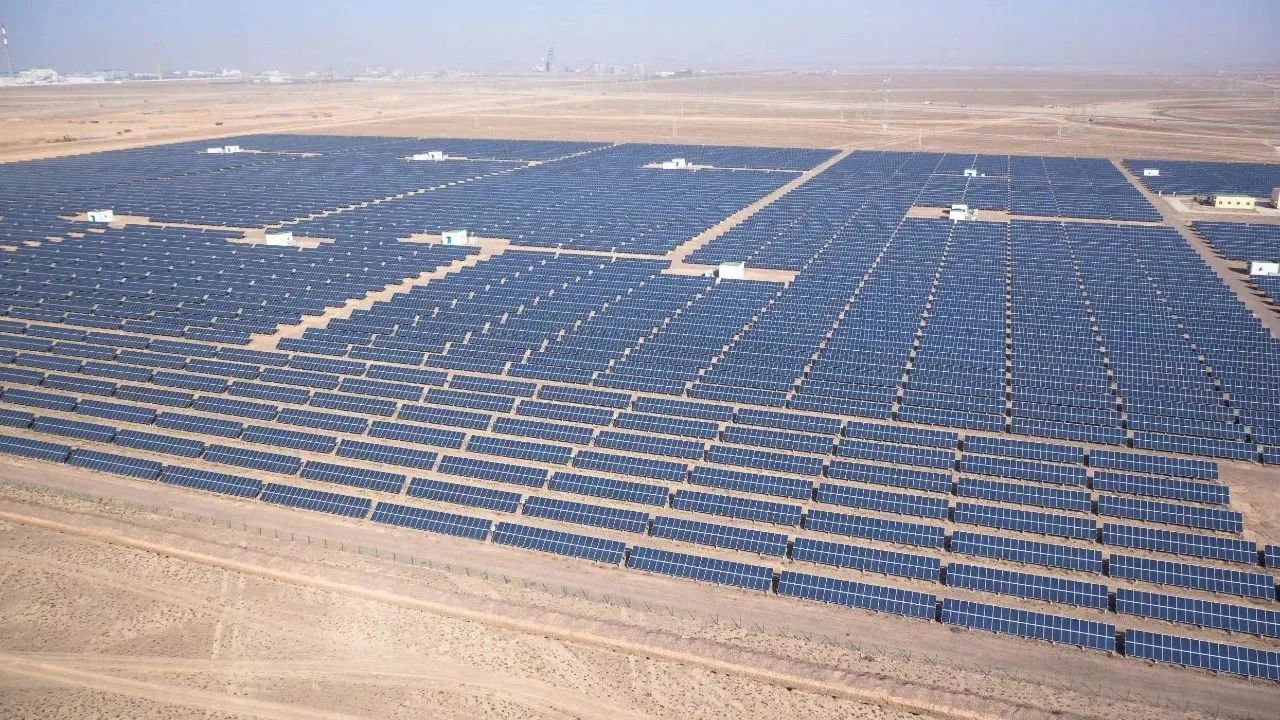  持续领跑行业！晶科科技连续三年蝉联“光伏EPC优质企业”奖